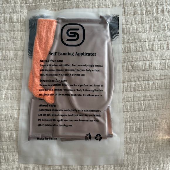 Tanologist Express Tan Mousse and Self Tanning Applicator Set - Picture 7 of 7